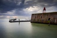 Holländische Wolken über dem Hafen von Vlissingen an der Küste von Zeeland von gaps photography Miniaturansicht