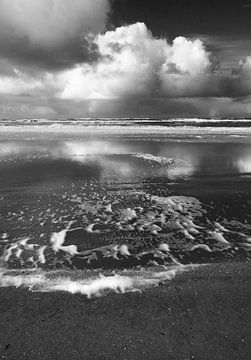 Northsea beach by Martijn van Huffelen