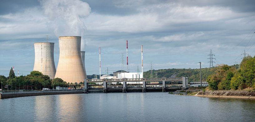 Tihange kerncentrale van Richard Wareham