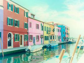 Burano Farben – Bunte Häuser am Kanal in Venedig