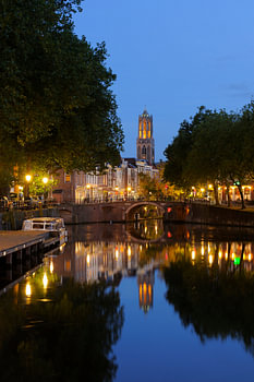 Zandbrug, Oudegracht en Domtoren in Utrecht
