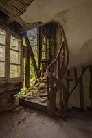 Crumbling stairs