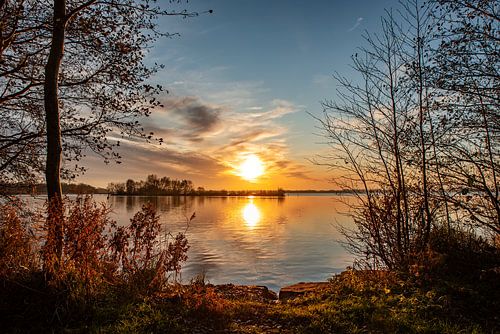 Zonsondergang aan de Zuwe in Kortenhoef