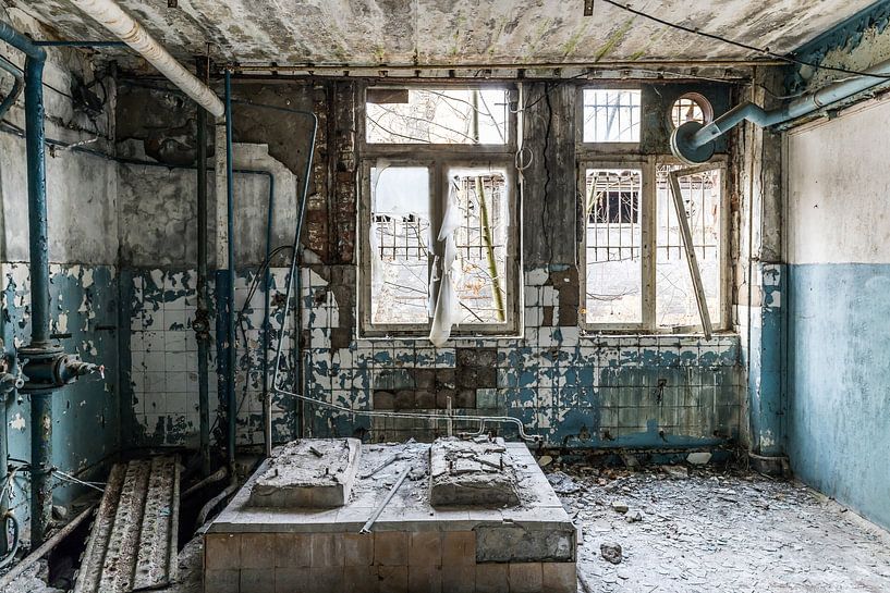 Alter Maschinenraum neben einem alten Hangar - Lost Place Alter Flugplatz Rangsdorf von Frank Herrmann