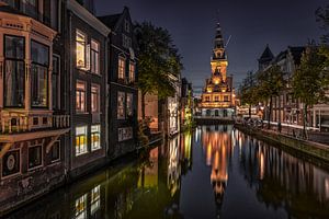 Alkmaar uitzicht op de waagtoren... van Peter Korevaar