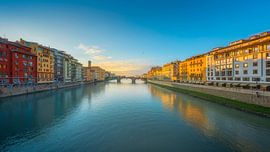 Reflets dorés sur l'Arno à Florence sur Stefano Orazzini