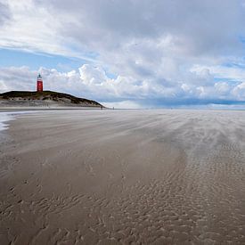 Sable frissonnant sur la plage près du phare de Texel sur Rozemarijn Raaijmakers-Bolleurs