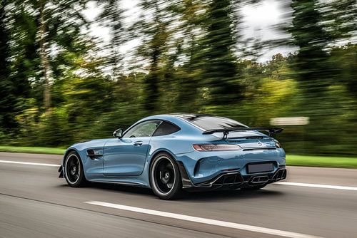 Mercedes-Benz AMG GTR Pro