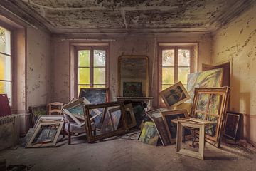 The painting studio in the evening sunlight by Truus Nijland