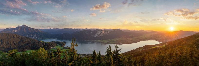 Mondsee Panorama 2 van Silvio Schoisswohl