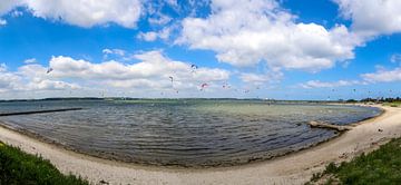 Many kitesurfers at the sunny beach of Laboe by MPfoto71