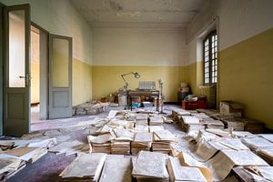 Salle de fichiers abandonnée. sur Roman Robroek - Photos de bâtiments abandonnés