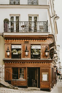Cafe de Paris in Montmartre van Maike Simon
