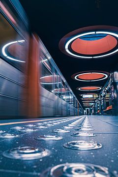 Bewegende metro in metrostation Pannenhuis in Brussel van Daan Duvillier | Dsquared Photography