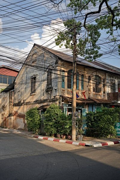 A walk through colonial history by Frank Photos