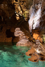 Unterwassersee in einer Höhle von Mooi-foto van Well