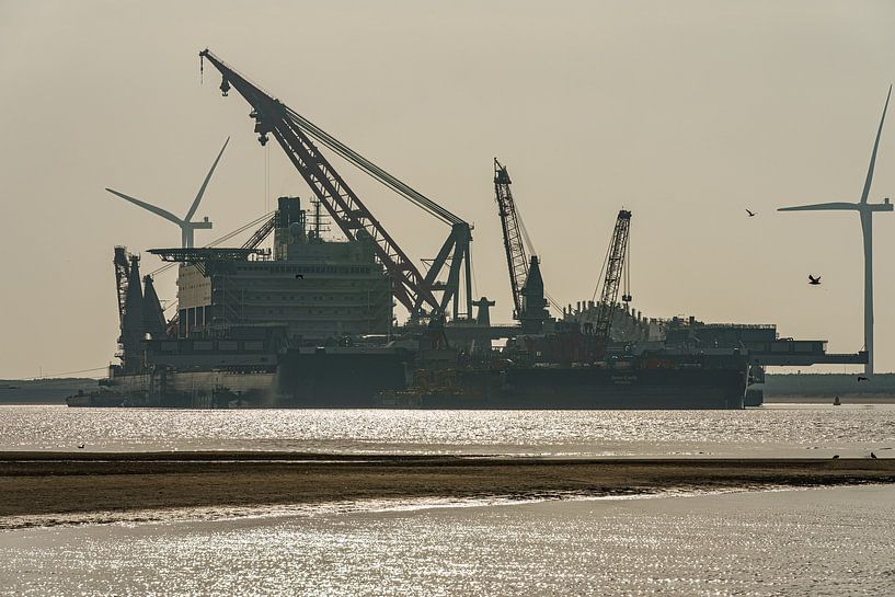 The largest ship in the world: Pioneering Spirit. by Jaap van den Berg