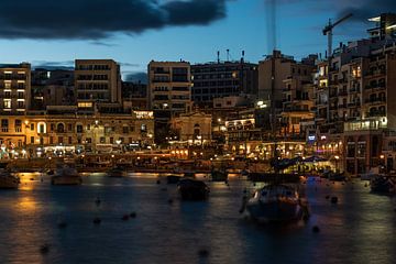 Landscape view over the bay in Malta by night by Werner Lerooy