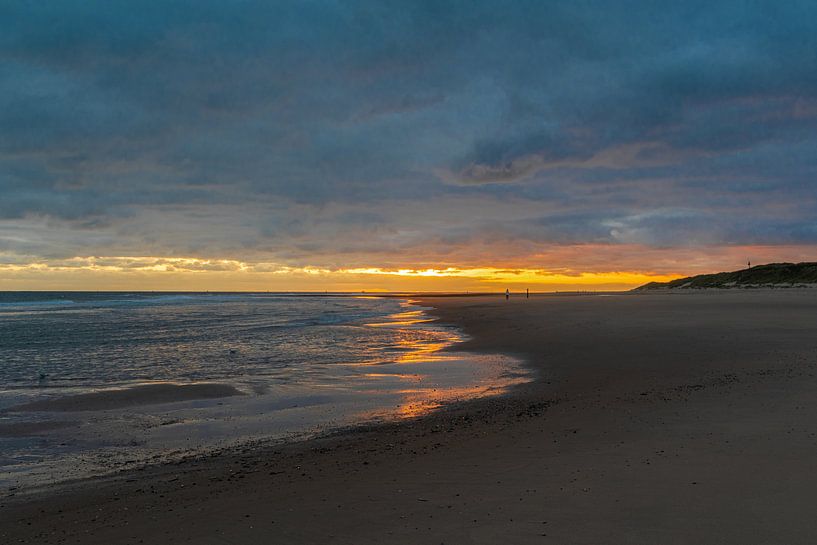 Sonnenaufgang am Strand von Vlieland von Ingrid Aanen