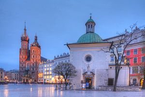 Église Sainte-Marie, Petite église au crépuscule, Cracovie, Pologne, Europe