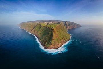 Farol da Ponta do Pargo, het meest westelijke puntje van Madeira van Luc van der Krabben