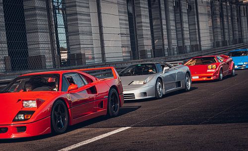 4 unieke klassieke supercars achter elkaar