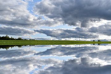Wolken in een zomerhemel van Claude Laprise