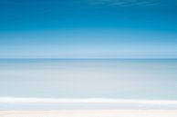 Oceaan abstract, strand, zee, lucht in kleur van Renzo Gerritsen thumbnail