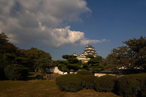 Zeitlose Pracht - Burg Himeji unter strahlendem Himmel