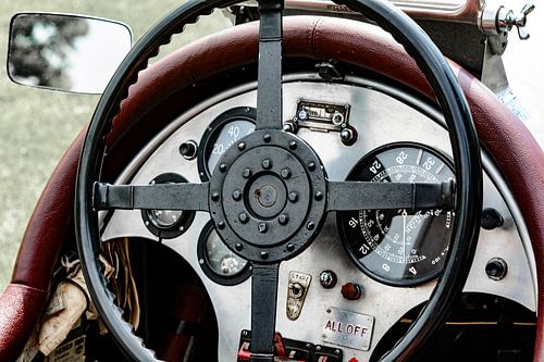 Vintage 1927 Bentley dashboard