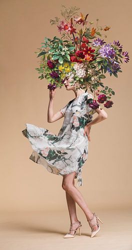 Between Spring and Summer van Marja van den Hurk