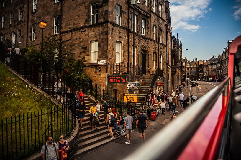 Edinburgh by Hello Pompoyo