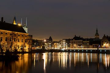 Hofvijver Den Haag bij nacht van Samantha Kagie