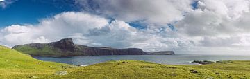 Neist Point op het Isle of Skye in Schotland. Panorama klif. van Jakob Baranowski - Photography - Video - Photoshop