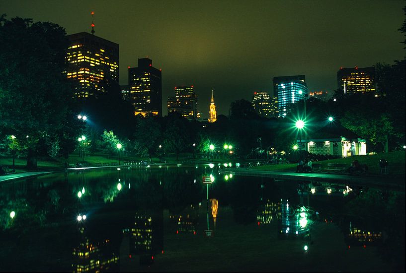 Boston by Hello Pompoyo