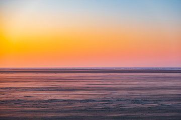 Pastellfarbener Sonnenuntergang am Strand von Ameland von Noud de Greef