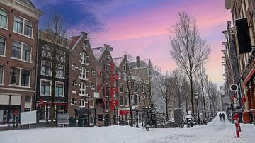 Winterabend in Amsterdam in den Niederlanden