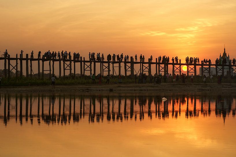 zonsondergang bij de U-bein-brug van Stefan Havadi-Nagy