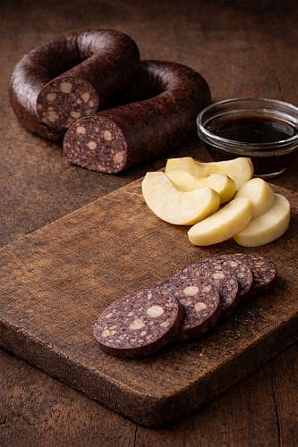 Bloedworst, Appel & Stroop – Stil Leven van het Slagersambacht