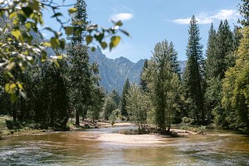 La rivière et les montagnes | Parc national de Yosemite | USA sur Marika Huisman fotografie