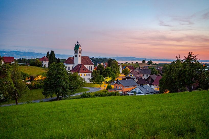 Evening mood over Lake Constance by Leo Schindzielorz
