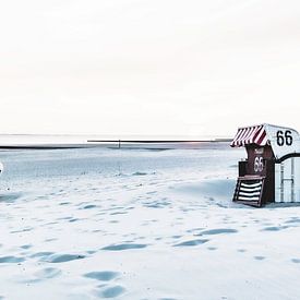 The Quiet Beach van Marco Loman