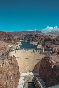 Hoover Dam on the border between the US states of Nevada and Arizona by Patrick Groß