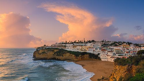 Zonsondergang in Carvoeiro, Portugal