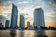 Skyline van Bangkok bij ondergaande zon van Erik Rudolfs thumbnail
