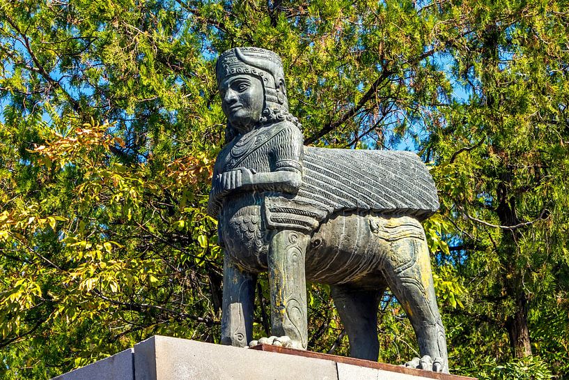 Sphinx à Erevan. par Mikhail Pogosov