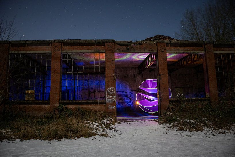 lightpainting in an abandoned building by Charlotte Gohl
