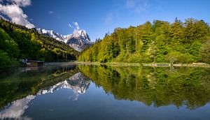 Frühling am Riessersee in Bayern
