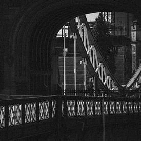 Tower Bridge | London | England | Vereinigtes Königreich | Schwarz und weiß von Nicole Van Stokkum