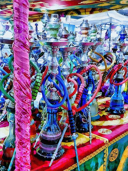 Pipes à narguilé colorées à vendre par Dorothy Berry-Lound